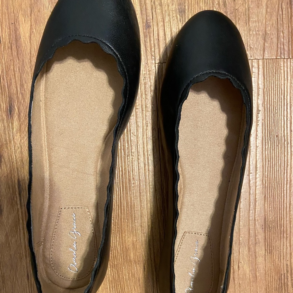 Black Amelia Grace US Women’s Size 7 1/2 M Flats
